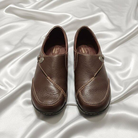 Clarks Ashland Lane Q Slip-On Leather Loafer in Redwood Women's Size 9.5W - Picture 2 of 8